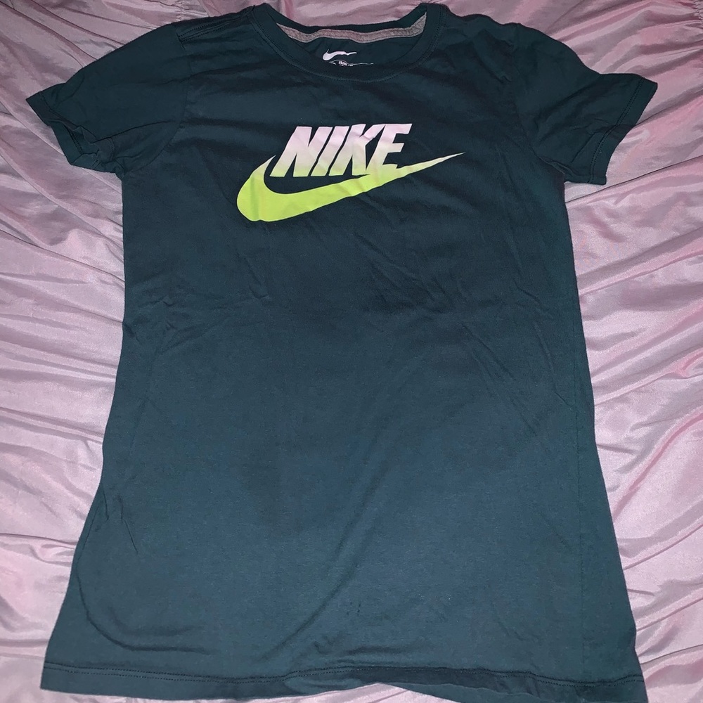 Girls Nike T-Shirt